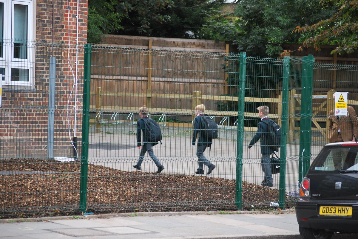 They promised to walk and that’s what they did #BWSFB #wearebullers. Next year’s destination will be St Hugh’s. So proud to see all these smart boys walking to School on their first day. A great sight to behold <a href="/LBofBromley/">Bromley Council</a> @ESFAgov ?