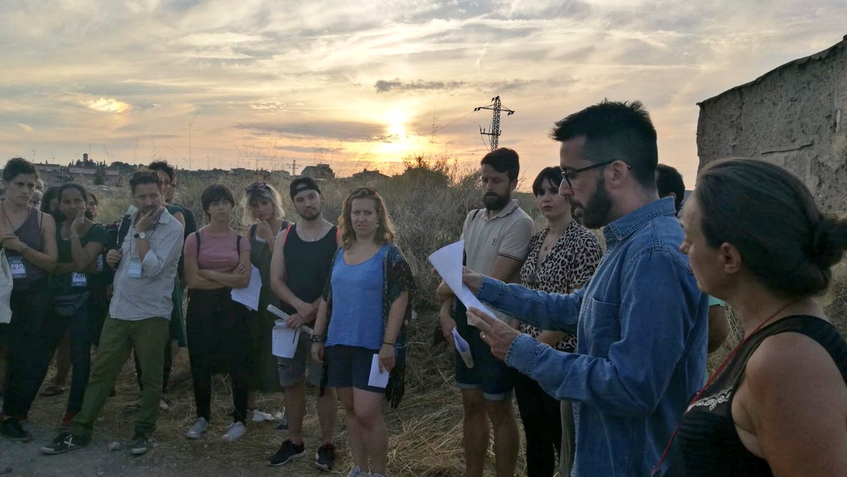 HET_Radio3's tweet image. Charlamos con Marc Rodrigo actor y director de #Santeurer y con @clara_peya de @Les_Impuxibles #Painball Dos de los espectáculos participantes en @firatarrega 2018 que anoche clausuraba la última edición con @JordiDuranR al frente tras 8 años como director artístico @radio3_rne