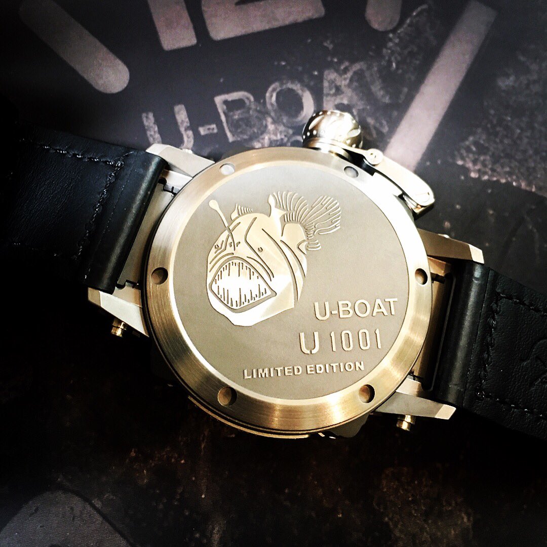 eurotakashimaya's tweet photo. 存在感抜群の1001m防水!
300本限定 チタンケース47mm
U-BOAT 8038
CLASSICO 47 1001 TIT BLU
¥690,000+tax
#uboat #ユーボート #イタリア #🇮🇹 #時計 #いかつい #存在感 #ダイバーズウォッチ #チタン #時計好き #automatic #機械式 #分厚っ #防水 #100atm #47mm #カッコいい #デザイン #design https://t.co/TPNnZTipOx
