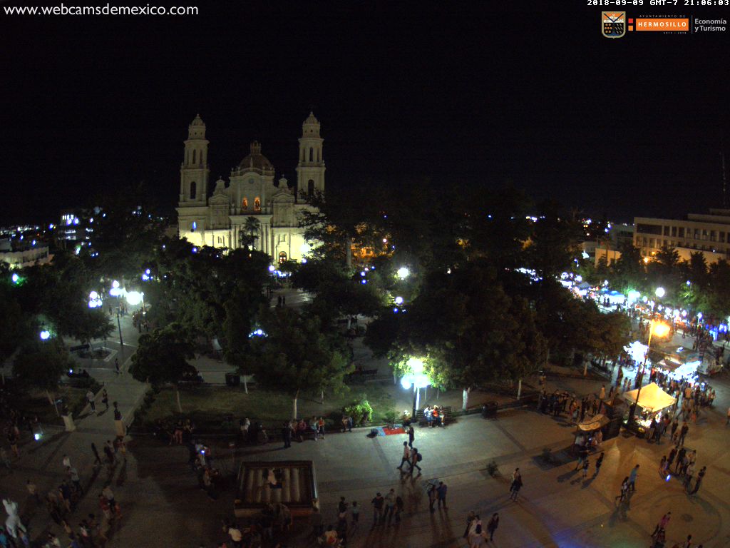 Mucha gente esta noche en la Plaza de Zaragoza de #Hermosillo #Sonora.

Vía <a href="/VisitHermosillo/">Visit Hermosillo</a>. 
webcamsdemexico.com/webcam-hermosi…