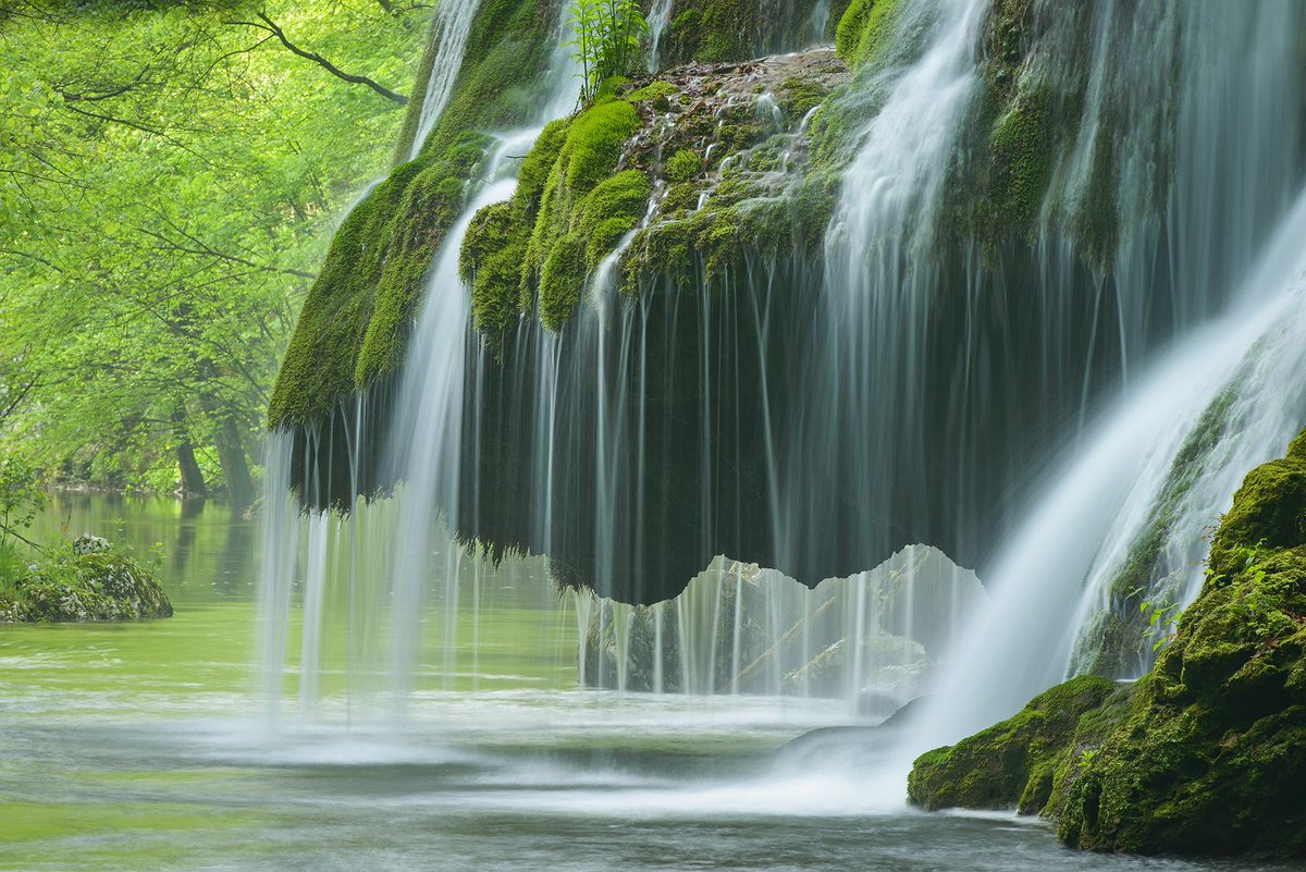 WalkFrodo's tweet photo. Nera Gorge-Beușnița National Park, Romania 📷🇷🇴
#Romania #NationalParks #explore #travelphotography #bloggers #walkfrodo https://t.co/RUHneNAyUe