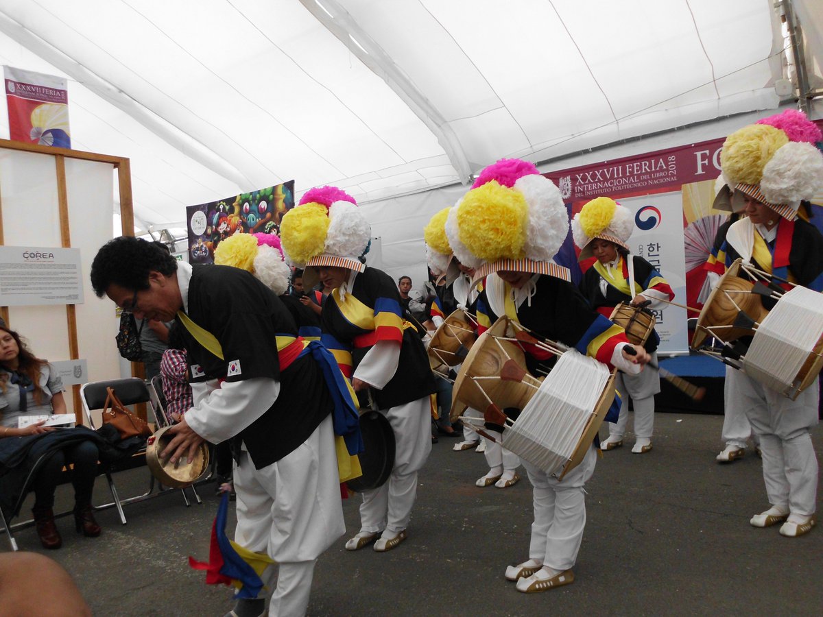 SamulnoriMexico's tweet photo. Pungmulnori
Samulnori México #Saewoolim en la #FILIPN #FILIPN2018
#Samulnori https://t.co/R4abvpIAhi
