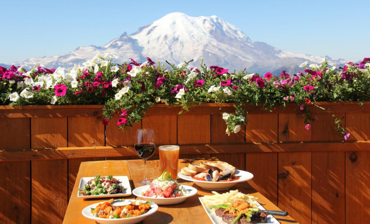 WalkFrodo's tweet photo. Summit House Outdoor Dining, Crystal Mountain Resort, Michigan 📷🇺🇸
#Travel #travelphotography #explore #finedining #restaurants #walkfrodo https://t.co/Ez92Y6DPdI