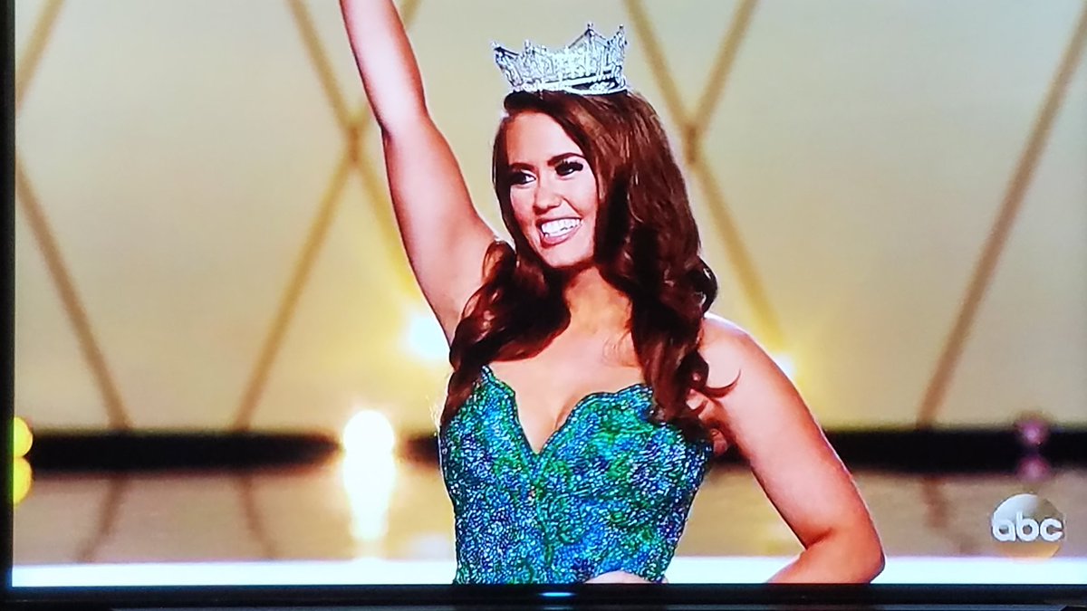 HSorensenFargo's tweet photo. By far too short of a recap of @CaraMund year as @MissAmerica #MissAmerica #standwithcara #ndproud https://t.co/D11Q8DECT1