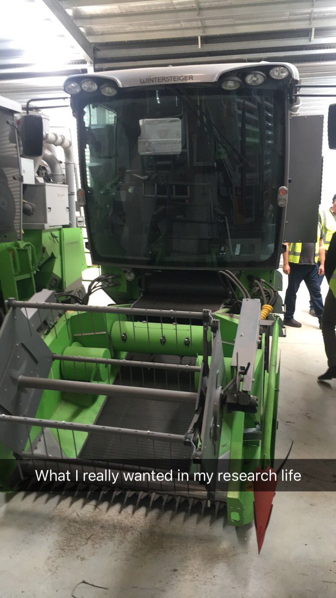 CTALiebeck's tweet photo. Ran the eye over the new @agtbreeding facility at Roseworthy. Cracker of a setup and investing in returning value to growers. Cheers @danvaterAGT. Also former research life envy with the new Winnyโs with a cab and wireless. @MADFIG14 #TTAtour https://t.co/BDiCYU9vOu
