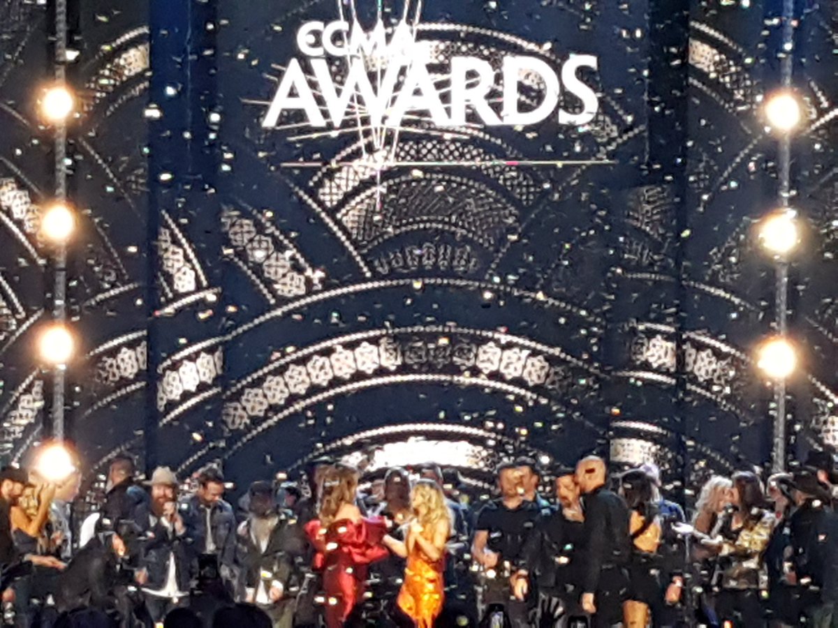 #CCMAawards #firstontariocentre such an amazing experience and seeing such amazing talent @jamesbarkerband @KeithUrban @ShaniaTwain @jessmoskaluke @TerriClarkMusic @dustinlynch @MegPatrickMusic @washboardunion @paulbrandt @kira_isabella and soooooo much more!!