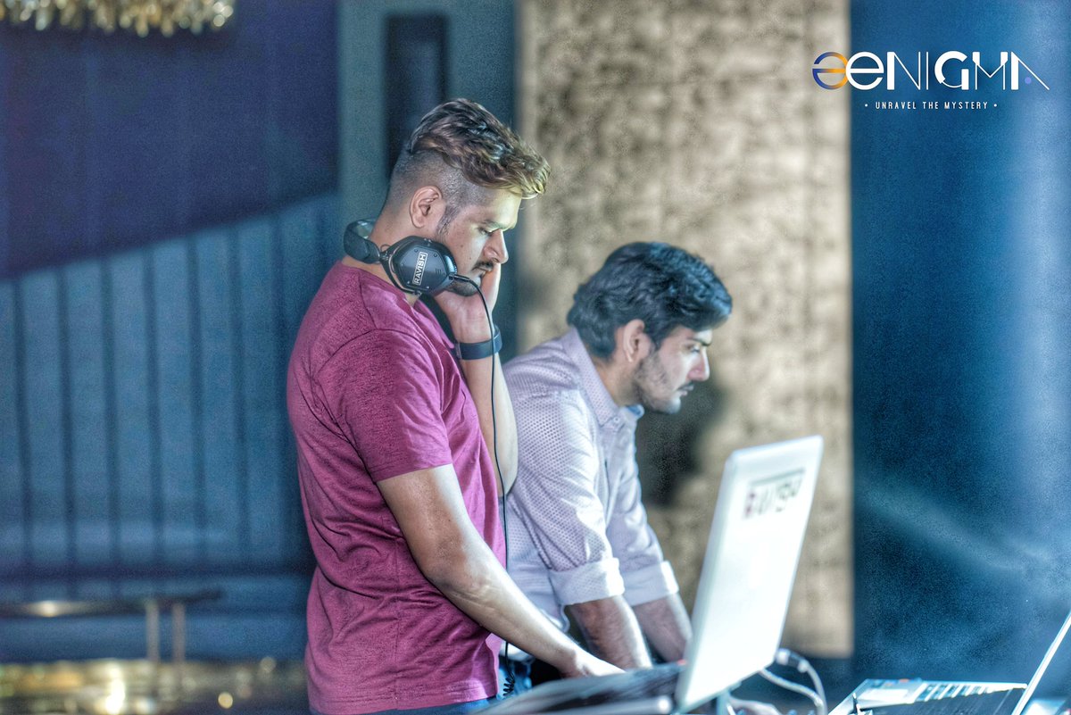 djravish's tweet photo. Stay focused at your work #djravish #Ravish #Jaipur #Aenigma #TheMarriott https://t.co/sFc6fkIhCw