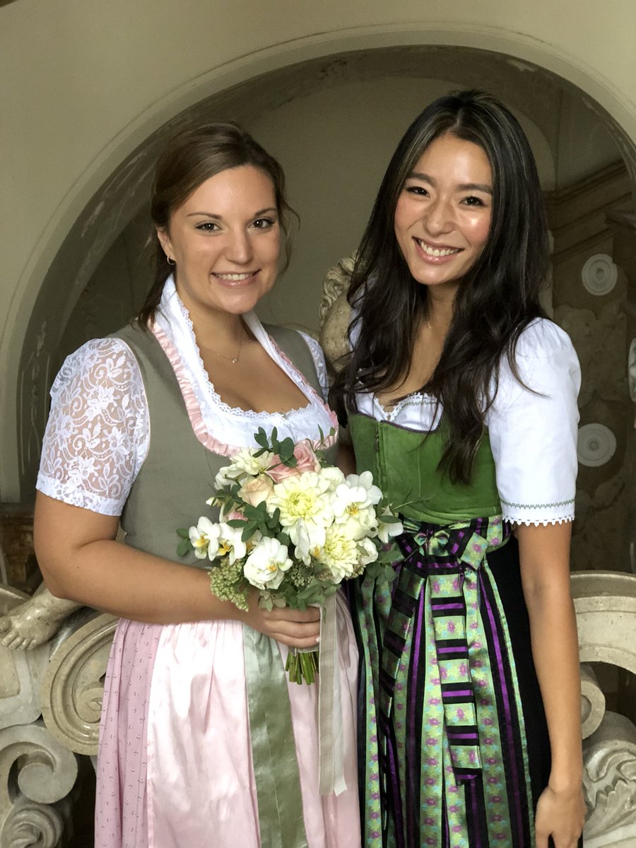 福田萌子 Congratulations On お友達の結婚式に招待してもらいオーストリアまで 3日間に渡る オーストリアの結婚式の初日はオーストリアの民族衣装 ディアンドルを着て家族だけで行う伝統的な儀式 福田萌子 Congratulations On お友達の結婚式に招待してもらいオーストリアまで 3日間に渡る オーストリアの結婚式の初日はオーストリアの民族衣装 ディアンドルを着て家族だけで行う伝統的な儀式