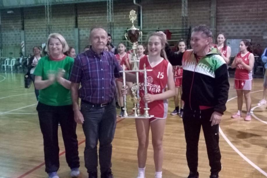 ER_Basquet's tweet photo. El Seleccionado de la Asociación Regional de Básquet "Pancho Ramírez" (@arbpr) se consagró en el Campeonato Entrerriano Femenino de la categoría U13 disputado en Paraná. Todos los detalles de la coronación. https://t.co/mQq6XBr3VE