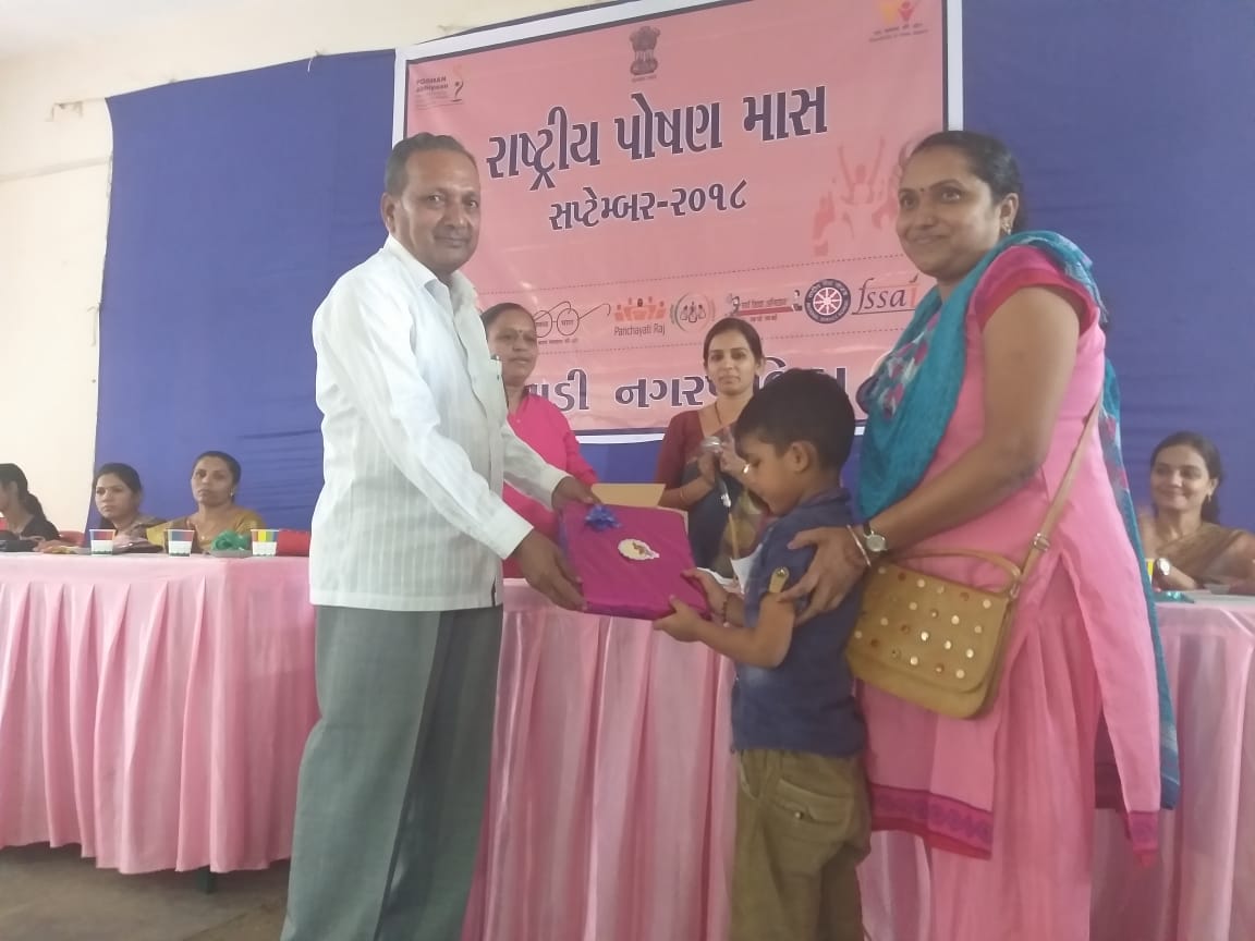 RcmSuratZone's tweet photo. Healthy is the new beautiful. Healthy Baby Contest organized by Tarsadi Nagarpalika.  #PoshanAbhiyaan #PoshanMaah #SahiPoshanDeshRoshan  @CMOGuj @MilindTorawane @IasChandra @PMOIndia @MoHFW_INDIA @MinistryWCD @WCDGujarat https://t.co/IwCq93QKGI