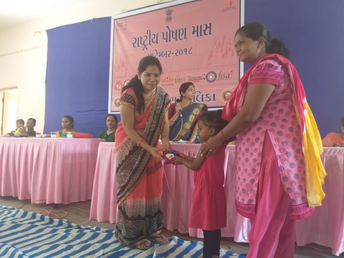 RcmSuratZone's tweet photo. Healthy is the new beautiful. Healthy Baby Contest organized by Tarsadi Nagarpalika.  #PoshanAbhiyaan #PoshanMaah #SahiPoshanDeshRoshan  @CMOGuj @MilindTorawane @IasChandra @PMOIndia @MoHFW_INDIA @MinistryWCD @WCDGujarat https://t.co/IwCq93QKGI