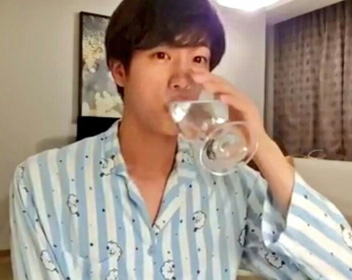 jinnie_gladys07's tweet photo. @BTS_twt You are most amazing singer I love so much #Epiphany #WorldWideSinger https://t.co/iKfl0XXltF