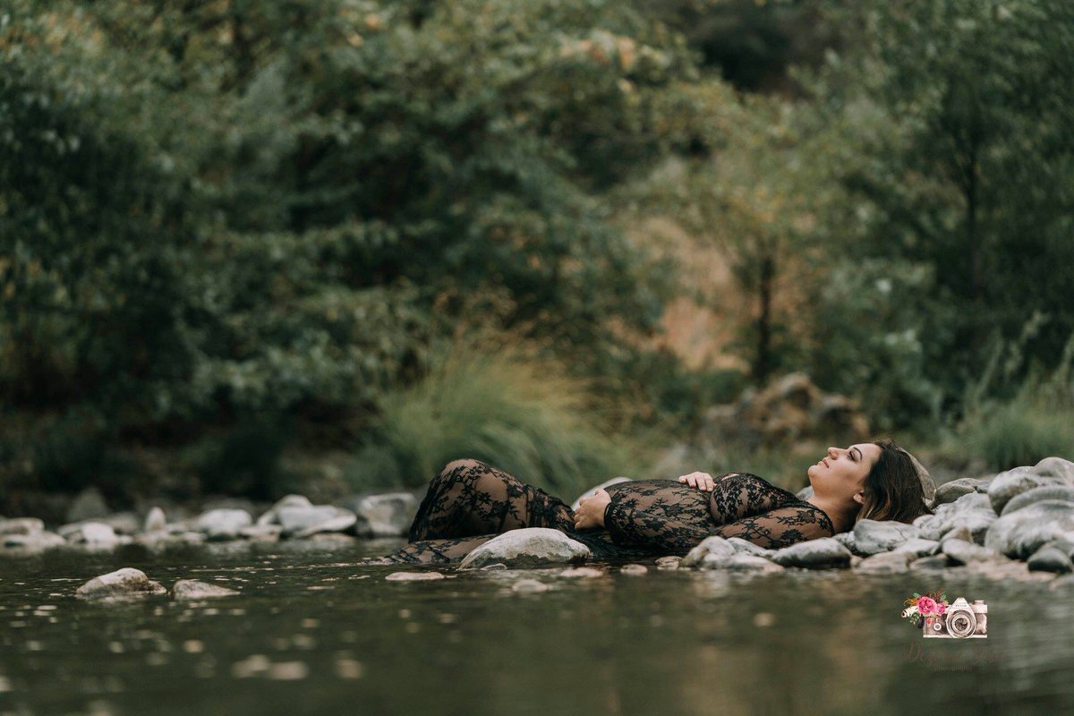 DezeraeJobe's tweet photo. Come and Adventure with me............

if you love and admire my work please take the time to share away. 
#dezeraejobephotography #maternityphotography #maternityfashion #maternity #river #pregnant #rogueriver #southernoregonphotographer #oregonphotographer #travelwithme https://t.co/s6W4yXTVgh