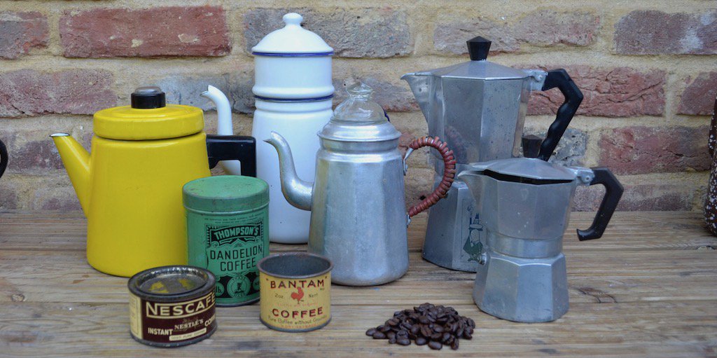 VintageKitchen_'s tweet photo. Perk yourself up with freshly percolated coffee. #Vintage #MondayMorning https://t.co/ViGmJ6JWMn https://t.co/3VBOkE7DCz