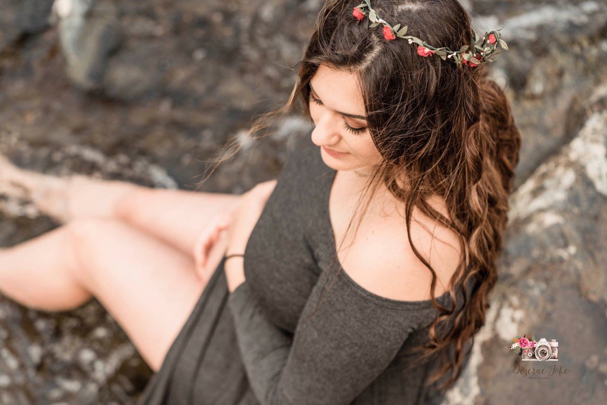 DezeraeJobe's tweet photo. Come and Adventure with me............

if you love and admire my work please take the time to share away. #dezeraejobephotography #maternityphotography #maternityfashion #maternity #river #pregnant #rogueriver #southernoregonphotographer #oregonphotographer #travelwithme https://t.co/LdonxwU4PQ