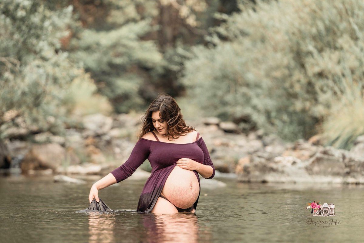 DezeraeJobe's tweet photo. Come and Adventure with me............

if you love and admire my work please take the time to share away. #dezeraejobephotography #maternityphotography #maternityfashion #maternity #river #pregnant #rogueriver #southernoregonphotographer #oregonphotographer #travelwithme https://t.co/82xfQqb3mx