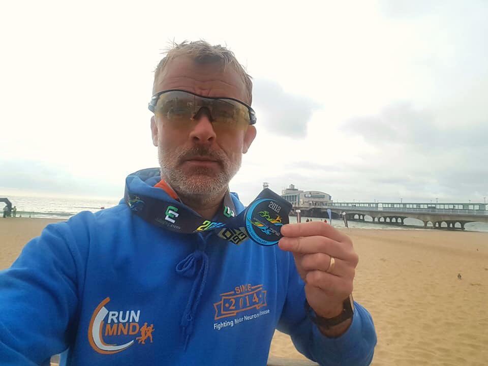 RunMND's tweet photo. Well done to these 5 @thehatformnd aka Elmo, sarah on day 1043 of running, @CatsUnder79 on her amazing PB, Annie on her 10km and @chrismaple73 on his new triathlon PB for his 2nd attempt.   🙌🏼✨📸 @mndassoc https://t.co/2oRUz8r0Wk