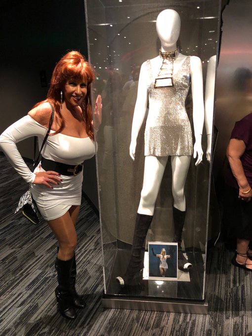 JLO tonight awesome show 😊 #pantyhose #redhead #milf https://t.co/fDerVXgZTx<a href="/tag/pantyhose"class="tags">#pantyhose</a><a href="/tag/redhead"class="tags">#redhead</a><a href="/tag/milf"class="tags"><span>#milf</span></a>