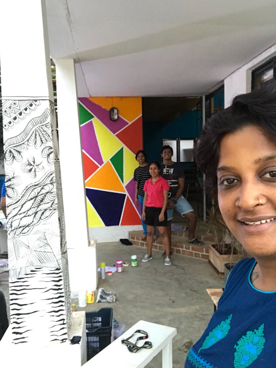 Eternity_blr's tweet photo. Our super cool volunteers from #ShrishtiSchool , #CKP &amp; Archana - art teacher interact with actor- art director #AvinashNarasimharaju as we prep the venue for #HeartOfArts - the 2-day fest @Eternity_blr on September 14 &amp; 15. Tickets on bookmyshow.
Be there, support art, have fun! https://t.co/8WYZRBhSg6