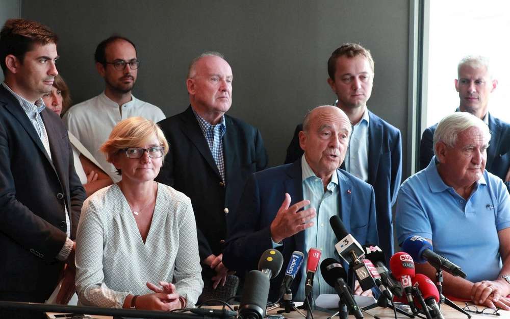 Flowieck's tweet photo. Les #VendangesDeBordeaux de ce week-end, réunissant des EM, LR @SoyonsLibres et ex-LR, c'est l'occasion de discuter entre amis politiques de l'actualité et des prochaines échéances. Quand je vois les invités, je sais où est ma "famille" politique : elle est là.
#Vendanges2018 https://t.co/tFl87wpWaw