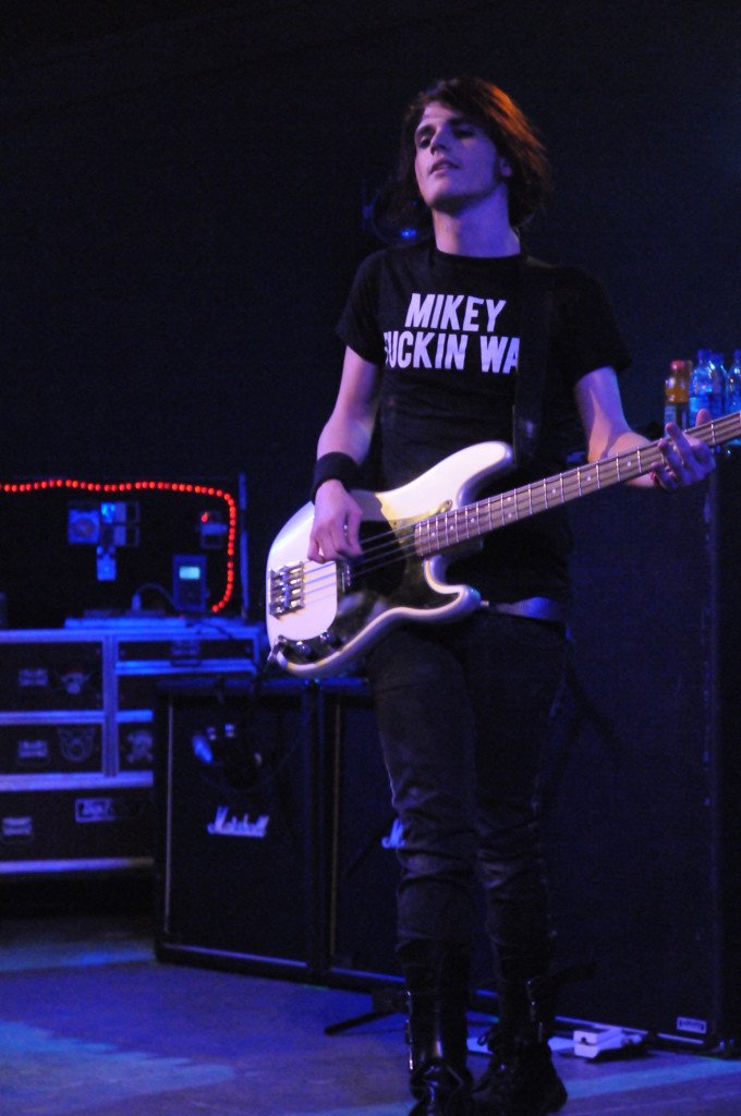 mikey-way-naked-erotic-asian-picture