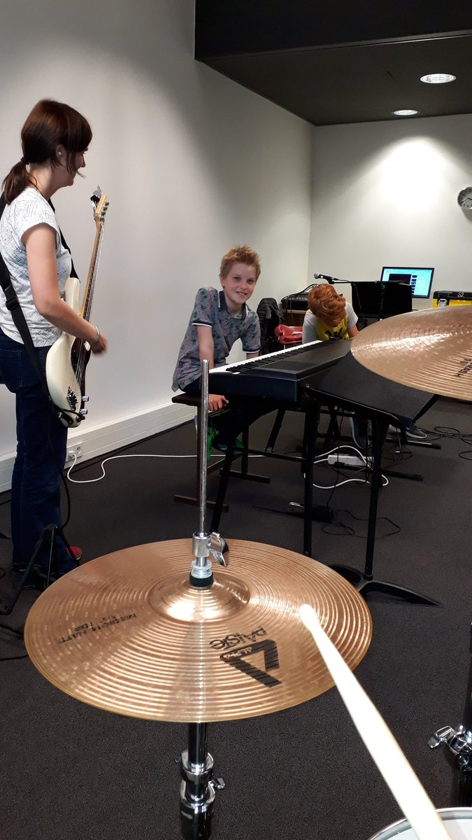 mcmennemen's tweet photo. En dan zit je ineens in een band met je zoon... Supervet! Open dag #Factorium https://t.co/pivswxae58