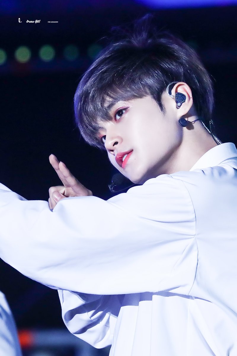 Daehwicom's tweet photo. 180909 대구로 #워너원 #이대휘 #wannaone 나랑만해,,,ㅠ3ㅠ 하던분과 동일인물 맞나요?ㅠㅠㅠㅠㅠㅠ https://t.co/nQfgwbSalO