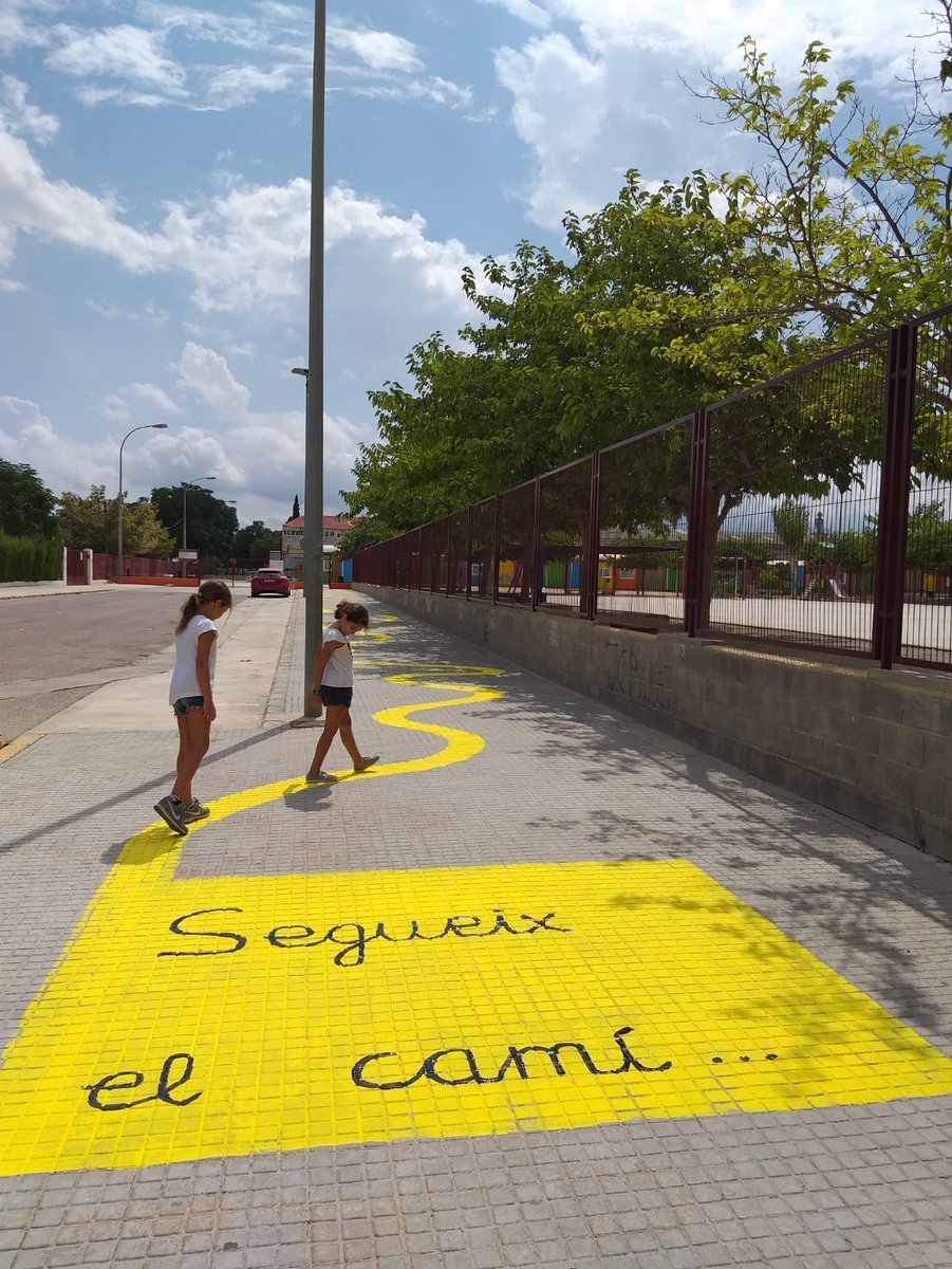 asambleacremona's tweet photo. Hoy comenzamos nuevo curso, nuevas ilusiones.
Será el último curso en barracones??
#ConstruccionCremona https://t.co/NhdvzMpUCl
