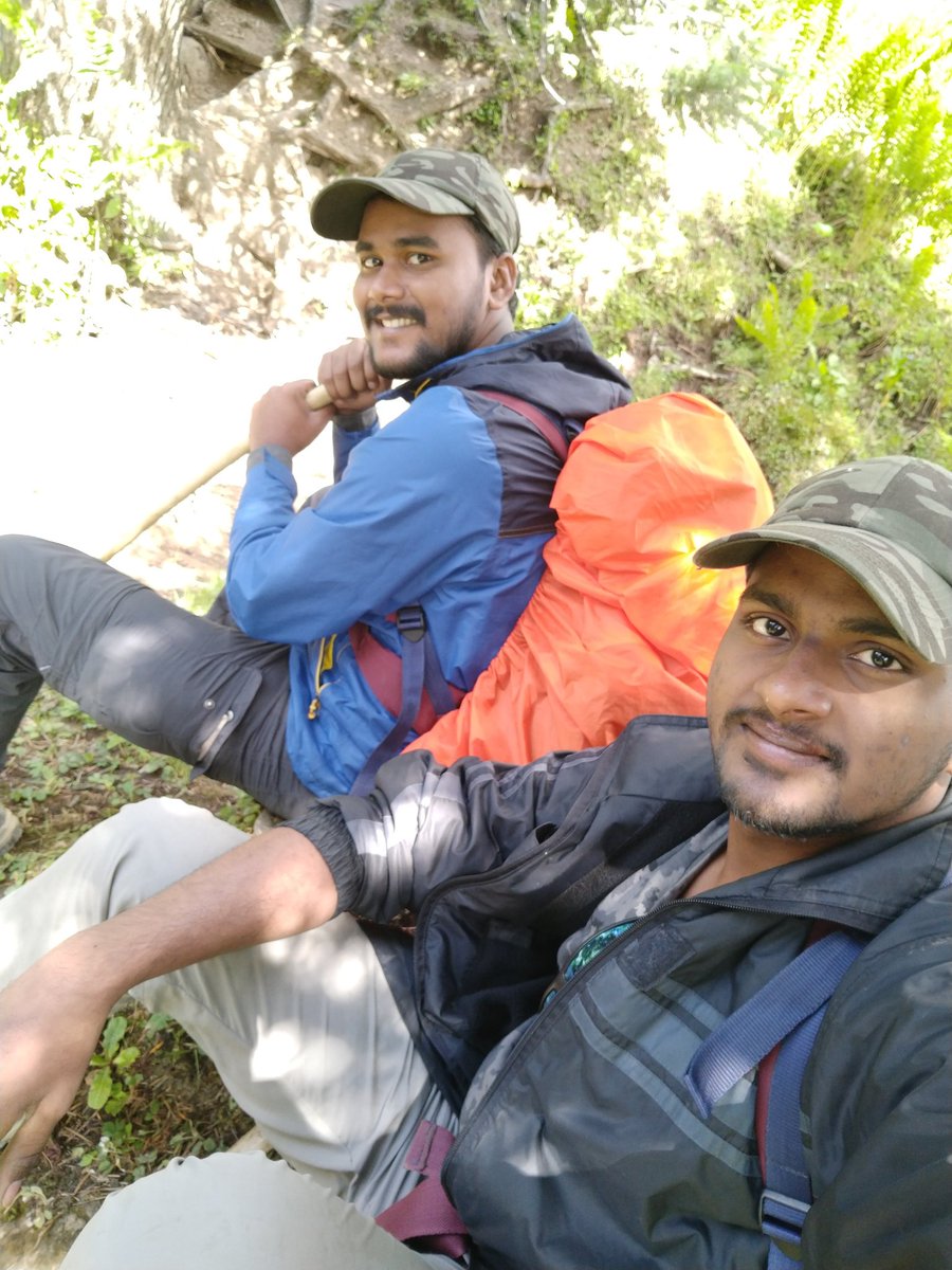 MOHANRAJ_17's tweet photo. Life is meant for good friends &amp; great adventures ......#TravelBuddy🤩 #CrazyCharacter 🤣🤣 https://t.co/10at4SrEQN