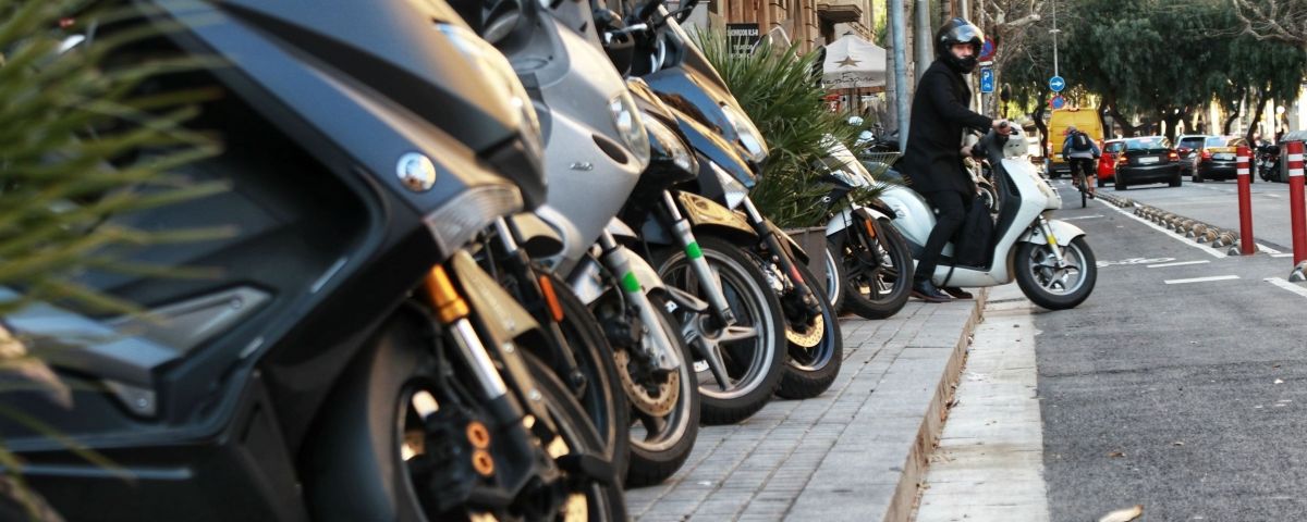 AnythingAutoUK's tweet photo. Motorcycle crime is getting worse, is a tracker the way to prevent it? @antz347 takes a closer look and recommends @biketrac https://t.co/puX8HWOczQ

#mondaymotivation #bikes #security https://t.co/u05PPBIIDJ