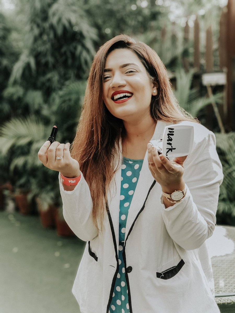 pratibhabhadaur's tweet photo. Bold, bright and beautiful is all I have to say about #MakeyourMark range of @in.avon .
I had such a good time with @in.avon team and off course there was a lot of makeup. π
#Labelsandlove #Meetmark https://t.co/rHqVXXbKzF