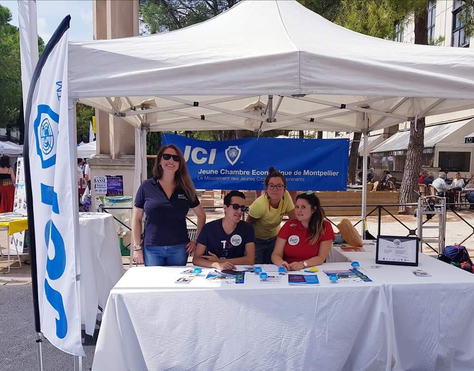 JCE_Montpellier's tweet photo. Hier nous étions à l'#AntigoneDesAssociations pour présenter notre organisation #JCI🌐 !!
A voir le nombre de stand, on perçoit toute la richesse de la vie associative de #Montpellier 🚀🚀
#1pact💥 https://t.co/rF9XSZ6ROC
