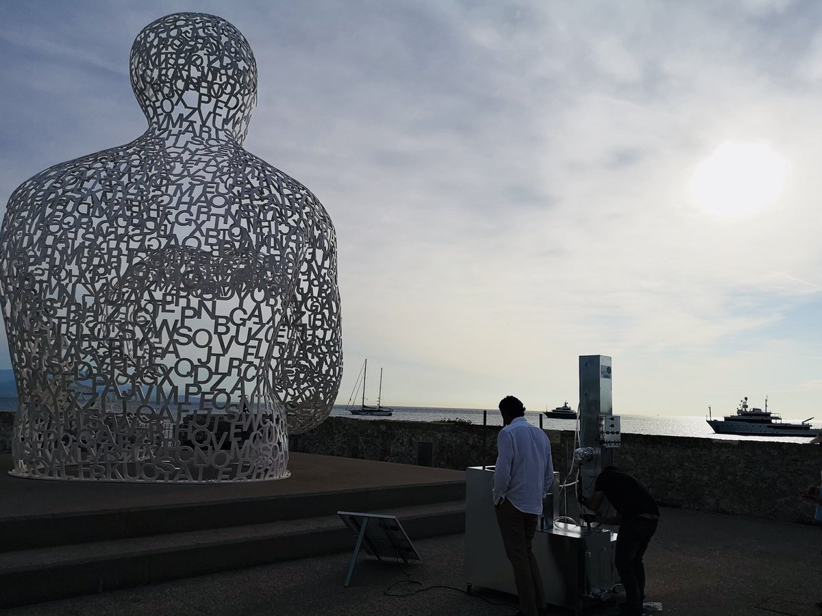 Mise en place de notre machine #chrysalis <a href="/PortVauban/">Port Vauban Antibes</a> #earthwake #ecology #ecologie #makeaplanet #cleantheocean #transitionecologique #economiecirculaire #oneplanet