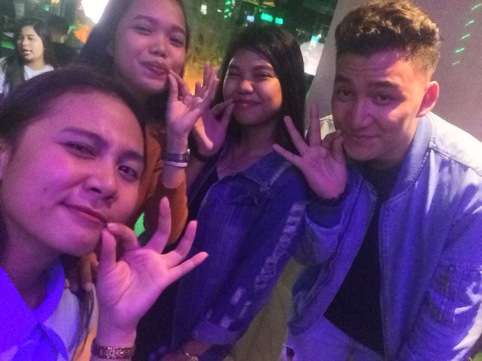 myradyosaa's tweet photo. COMEBACK IS REAL HAHHAHA CHAROT
HELLO BIBI @VinzOfficial19 di na kami tampo HAHHAHA
@isheeeee98 @yotheremontiano @lhaynnnnn
#QUADERNA https://t.co/9k3upJbpSC
