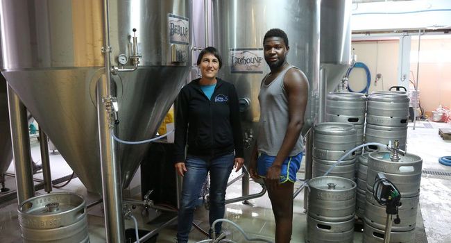 gustavebrasseur's tweet image. Des médailles et de nouvelles cuves pour Le Grand Bison
ladepeche.fr/article/2018/0… #biereartisanale #craftbeer #madeinFrance