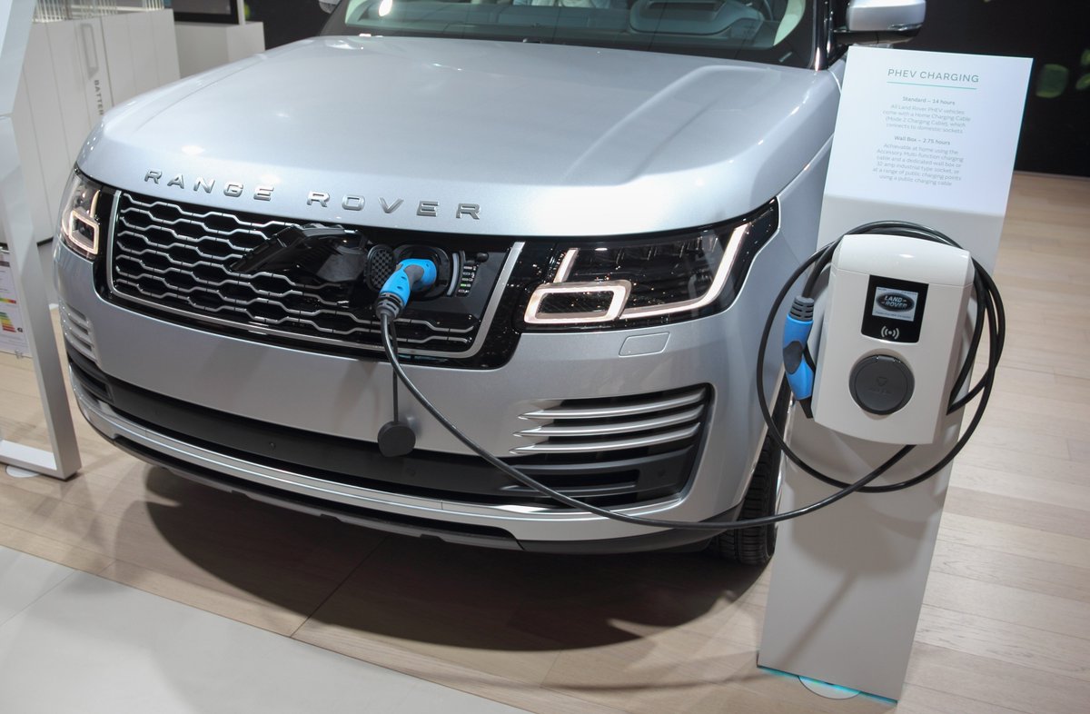 Alfen On Twitter To Supply Ev Chargers Jaguar Land Rover Read More Https Alfen En News Supply Ev Chargers Jaguar Land Rover Across Europe Landrover Evcharging Chargepointpic Twitter