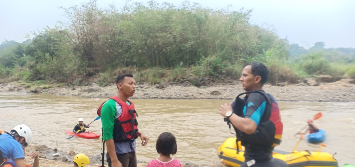 aris_784's tweet photo. Organiasasi yang sehat adalah organisasi yg dikerjakan bersama-sama. Bukan kabeh ku aing 🇮🇩🇮🇩😂😂 https://t.co/4hUmylX7NY