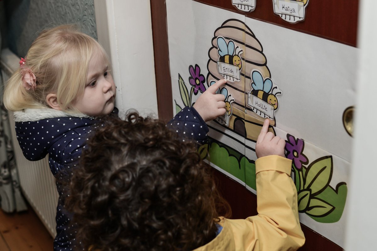 ScotChildmind's tweet image. Happy #MathsWeek everyone! 😀

How many bees can you see? How many red cars can we count on the way home from nursery? How many steps are there? 

Incorporating maths and counting into everyday learning and play, can help boost confidence, and #MakeMathsFun!