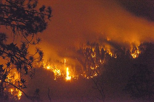 staysafeapp's tweet image. Kerlin Fire is burning in Trinity County, California
#Wildfire #KerlinFire #TrinityCounty #Hyampom  #LakeMountainRanch #California #StaySafe

stay-safe.com/kerlin-fire-is…