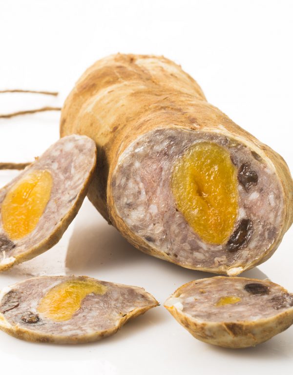 NORA
La nora es otro embutido mallorquín perdido y recuperado. Se trata de una varia elaborada con carne de cerdo cocida, frutos secos típicos de la tierra como albaricoques, orejones o ciruelas y aromatizada mediante especias dulces.

cancompany.es/producto/nora-…