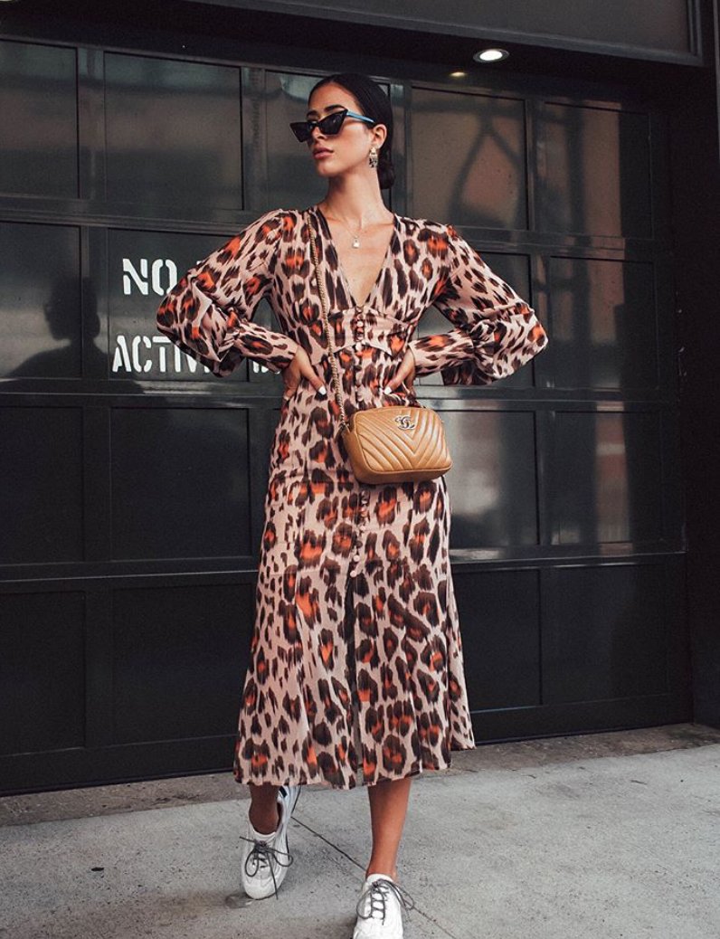 Trending print :: we love <a href="/KyleeMCampbell/">Kylee Campbell</a> on her way to <a href="/NoonByNoor/">Noon By Noor</a> for #NYFW18 in @CMEOCOLLECTIVE :: SHOP bit.ly/2QiCrll