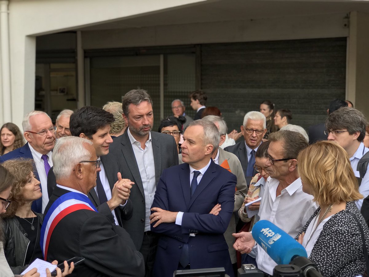 Ecologie_Gouv's tweet photo. Faciliter, Accompagner et Informer
👉 @FdeRugy participe au lancement, à Rosny-sous-Bois, de la campagne de mobilisation pour la #RénovationÉnergétique des bâtiments, enjeu majeur de la #TransitionÉcologique. https://t.co/6lijN22kA7 #FAIRE #TousEcoConfortables https://t.co/hF7sWNgG1z