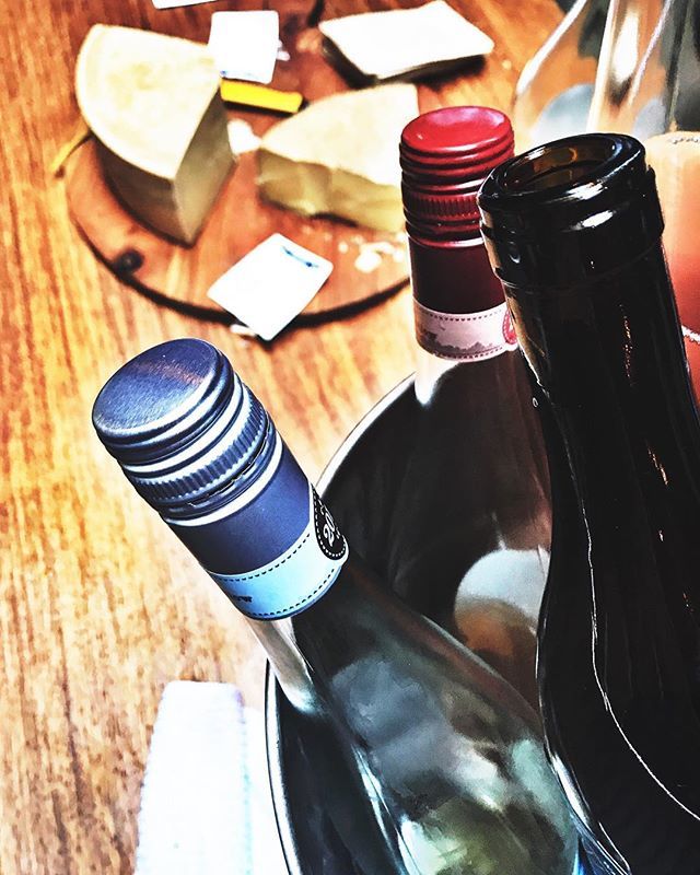 Trade tasting with the #legends <a href="/bkwines/">B&K Keys</a> 🧀🍷#itsatoughlife #mondayafternoon ⠀⠀⠀⠀⠀⠀⠀⠀⠀
#adelaidehillswine #fontina #Section28Cheeses #alpine #artisan #cheese #foodstagram #handcrafted #local #localfood #southaustralia ift.tt/2wYz3mJ