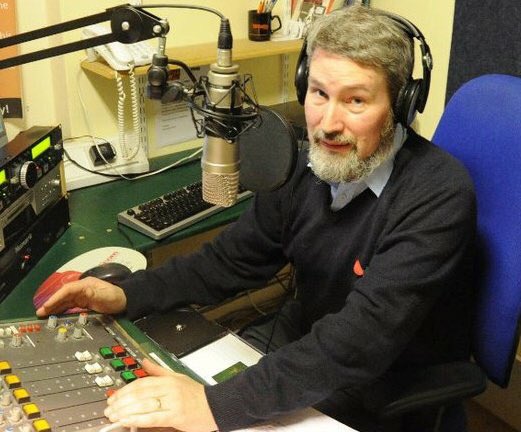 SkinnerTwitch's tweet photo. @SkinnerTwitch track from #new #comical #satirical ‘Everybody’s Grotty’ #album #DavidBond #Folk #Roots Branches @10RadioCIC Listen again via https://t.co/7UDLp77gQK https://t.co/mzCxfAXVl5 #folkmusic #acousticmusic #newmusic #indiemusic #folkmusic #rootsmusic #acoustic #newalbum https://t.co/evrG6lSDQg