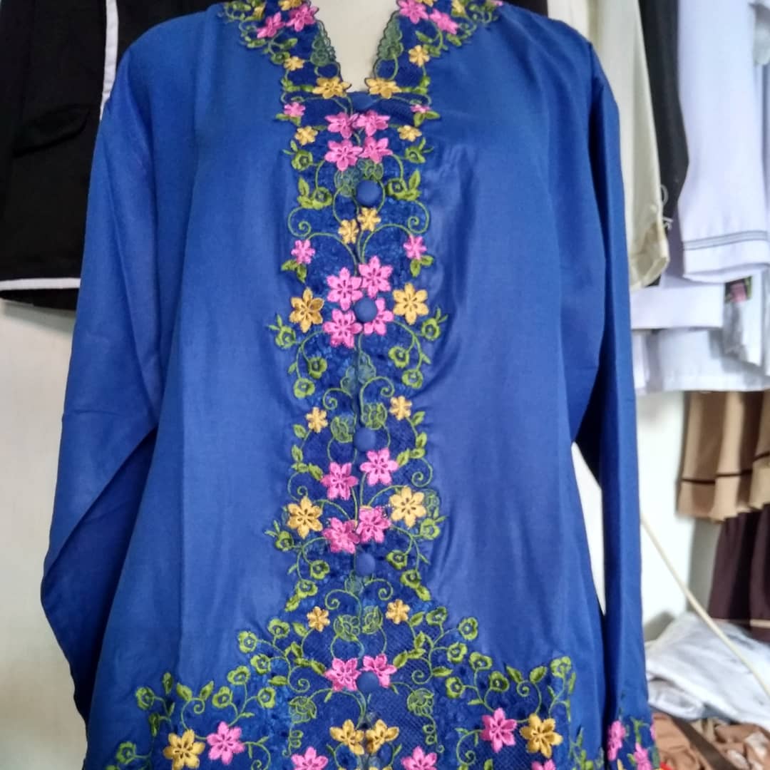 gamistrend's tweet photo. Assalamualaikum. Bu Eko pakai kebaya tasik pasti tambah syantik
#kebaya #kebayatasik #kebayamodern #kebayamuslim #kebayanusantara #konveksikebaya #gamistrend https://t.co/lIMbecsPZv