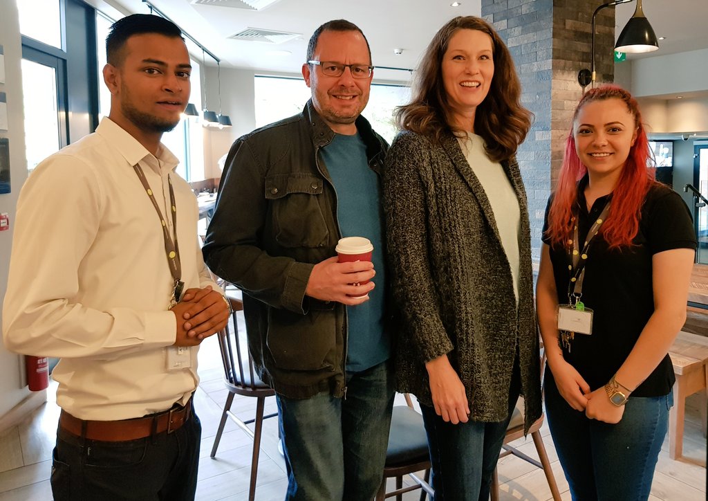 Morning smiles and Costa coffee. 
@hubTowerBridge making it count 😊
@JKishata @CheethamPi <a href="/SDEBDD/">simon ewins</a> <a href="/LauraEvans81/">Laura EvansWrobleski</a>