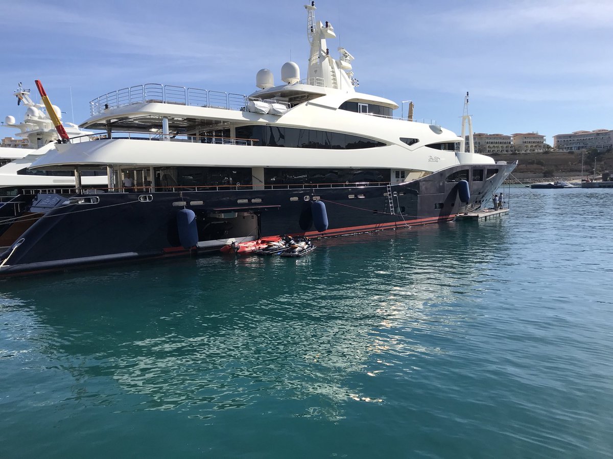 Polshield_'s tweet image. Polshield is a company bases in Palma de Mallorca next B-Y STP SHIPYARD specialised in surface restoration and protection for the highest standards in the #SUPERYACHT #INDUSTRY #hustle and #flow folks...!!!