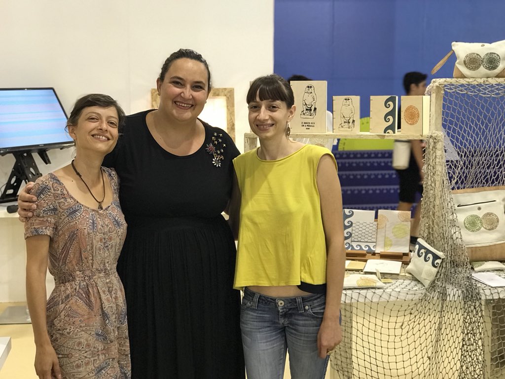 trepois's tweet image. Young Apulian Design in esposizione alla @FieraDelLevante di #Bari. Ammostro, serigrafia naturale di #Taranto tramuta tradizione e cultura in oggetti di design. #pingiovani #staffpingiovani