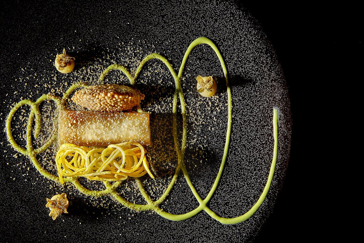 "Ahora, con la reforma de la sala, más sobria y elegante, y la nueva disposición de la terraza, el restaurante se encuentra en su mejor momento."

Ya puedes leer el articulo de <a href="/CincoDiascom/">CincoDiascom</a> sobre nuestro restaurante Ramón Freixa Madrid aquí bit.ly/2oVGrfm