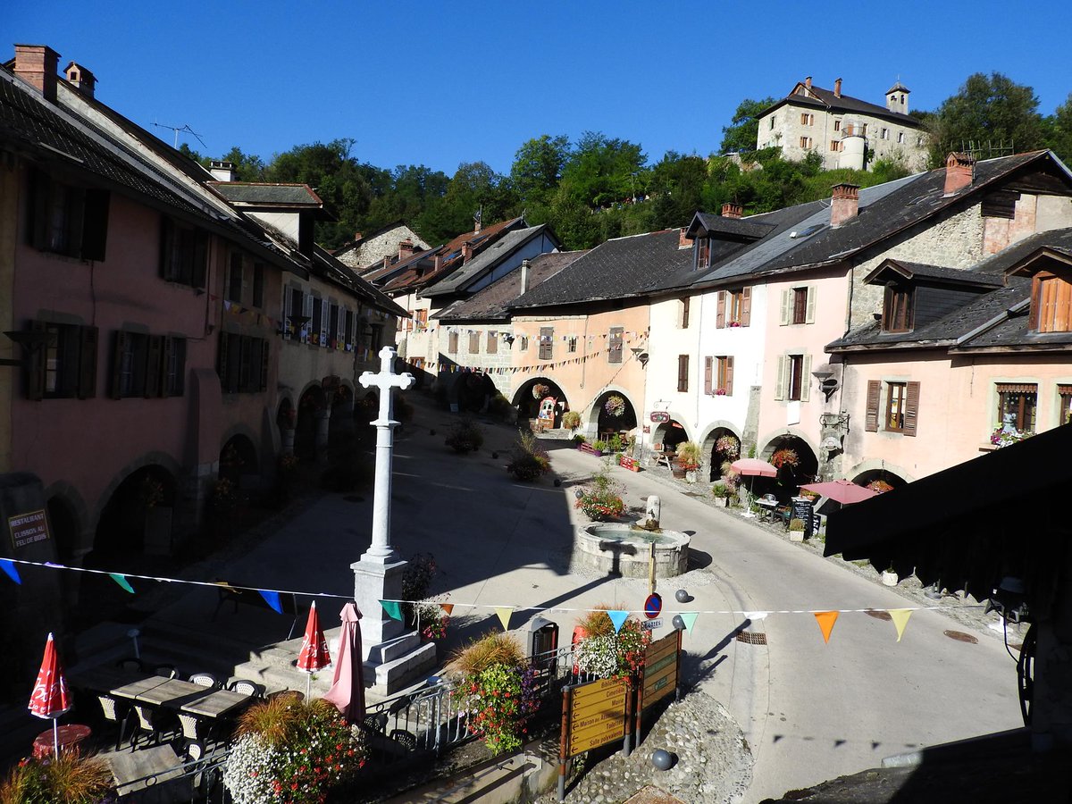 GuidesPSMB's tweet photo. A l'occasion des #JEP #JEP2018 @JEP #visitesguidées #découverte d'#AlbySurChéran avec les #Guides du #Patrimoine #SavoieMontBlanc #GuidesPSMB (anciennement #GuidesGPPS) https://t.co/Ih4VistHVQ #visitesguidées #patrimoinesavoyard #HauteSavoie #hautesavoiexperience @parcdesbauges https://t.co/kOCS09sBDy